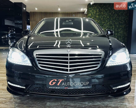 Черный Мерседес С Класс, объемом двигателя 4.7 л и пробегом 175 тыс. км за 24900 $, фото 1 на Automoto.ua