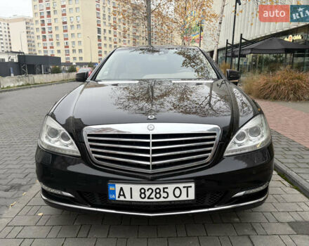 Черный Мерседес С Класс, объемом двигателя 5.5 л и пробегом 150 тыс. км за 17999 $, фото 7 на Automoto.ua