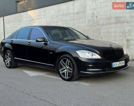 Черный Мерседес С Класс, объемом двигателя 4.66 л и пробегом 240 тыс. км за 13700 $, фото 8 на Automoto.ua