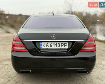 Черный Мерседес С Класс, объемом двигателя 4.66 л и пробегом 158 тыс. км за 12500 $, фото 5 на Automoto.ua