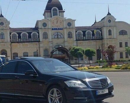 Чорний Мерседес С Клас, об'ємом двигуна 3 л та пробігом 315 тис. км за 18900 $, фото 1 на Automoto.ua