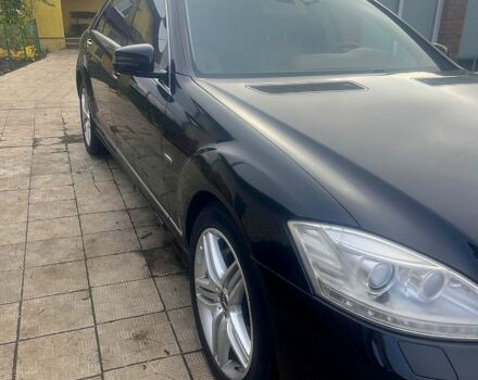 Чорний Мерседес С Клас, об'ємом двигуна 4.7 л та пробігом 200 тис. км за 9500 $, фото 3 на Automoto.ua