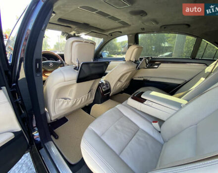 Черный Мерседес С Класс, объемом двигателя 4.66 л и пробегом 280 тыс. км за 18400 $, фото 21 на Automoto.ua