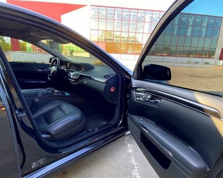 Черный Мерседес С Класс, объемом двигателя 3 л и пробегом 280 тыс. км за 13500 $, фото 6 на Automoto.ua