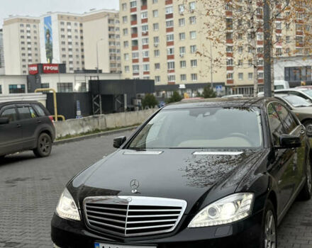 Черный Мерседес С Класс, объемом двигателя 5.5 л и пробегом 150 тыс. км за 17999 $, фото 91 на Automoto.ua