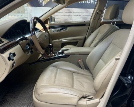 Чорний Мерседес С Клас, об'ємом двигуна 5.5 л та пробігом 223 тис. км за 18999 $, фото 11 на Automoto.ua