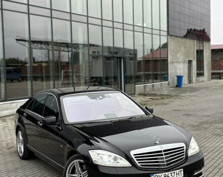 Черный Мерседес С Класс, объемом двигателя 3 л и пробегом 360 тыс. км за 17999 $, фото 2 на Automoto.ua