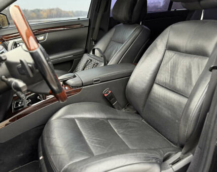 Черный Мерседес С Класс, объемом двигателя 4.66 л и пробегом 158 тыс. км за 12500 $, фото 14 на Automoto.ua