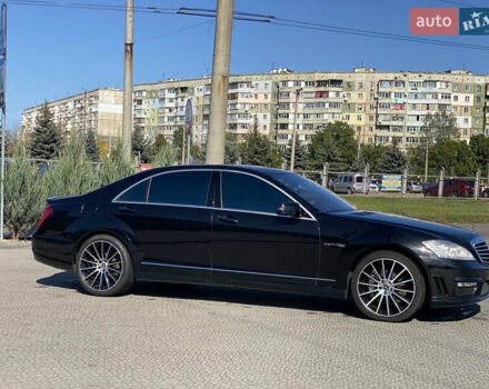 Черный Мерседес С Класс, объемом двигателя 4.66 л и пробегом 280 тыс. км за 18400 $, фото 8 на Automoto.ua