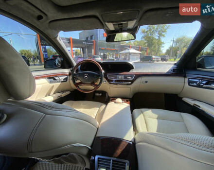 Черный Мерседес С Класс, объемом двигателя 4.66 л и пробегом 280 тыс. км за 18400 $, фото 22 на Automoto.ua