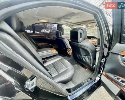 Чорний Мерседес С Клас, об'ємом двигуна 5.51 л та пробігом 98 тис. км за 25500 $, фото 27 на Automoto.ua