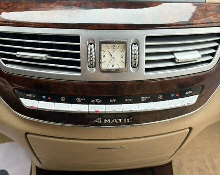 Черный Мерседес С Класс, объемом двигателя 5.5 л и пробегом 150 тыс. км за 17999 $, фото 45 на Automoto.ua