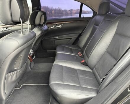 Черный Мерседес С Класс, объемом двигателя 4.7 л и пробегом 158 тыс. км за 12500 $, фото 19 на Automoto.ua