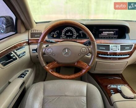 Черный Мерседес С Класс, объемом двигателя 4.66 л и пробегом 240 тыс. км за 13700 $, фото 17 на Automoto.ua