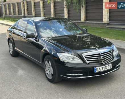 Черный Мерседес С Класс, объемом двигателя 4 л и пробегом 214 тыс. км за 45000 $, фото 36 на Automoto.ua