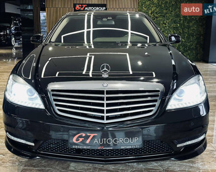 Черный Мерседес С Класс, объемом двигателя 4.7 л и пробегом 175 тыс. км за 24900 $, фото 2 на Automoto.ua