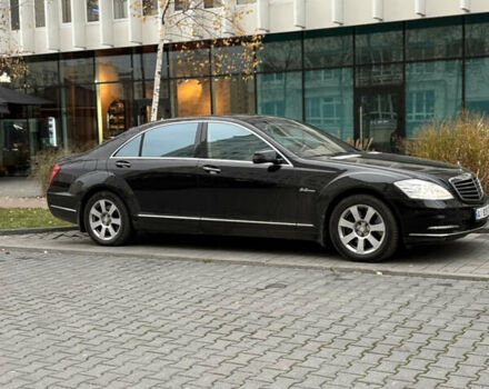 Черный Мерседес С Класс, объемом двигателя 5.5 л и пробегом 150 тыс. км за 17999 $, фото 107 на Automoto.ua
