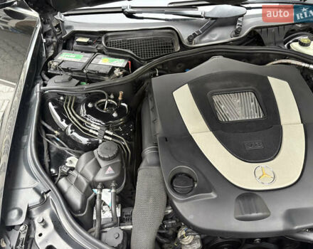 Черный Мерседес С Класс, объемом двигателя 5.5 л и пробегом 150 тыс. км за 17999 $, фото 60 на Automoto.ua