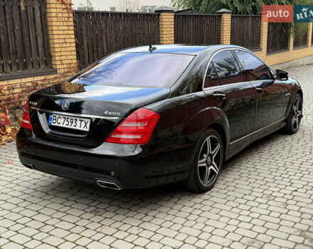 Черный Мерседес С Класс, объемом двигателя 4.66 л и пробегом 180 тыс. км за 15250 $, фото 1 на Automoto.ua