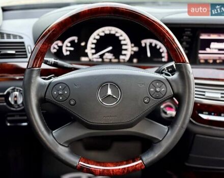 Чорний Мерседес С Клас, об'ємом двигуна 3 л та пробігом 211 тис. км за 23400 $, фото 32 на Automoto.ua
