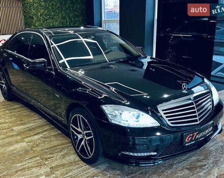 Черный Мерседес С Класс, объемом двигателя 4.7 л и пробегом 175 тыс. км за 24900 $, фото 4 на Automoto.ua