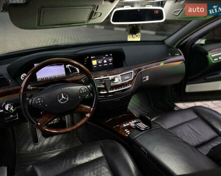 Черный Мерседес С Класс, объемом двигателя 5.5 л и пробегом 229 тыс. км за 16666 $, фото 45 на Automoto.ua