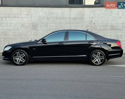 Черный Мерседес С Класс, объемом двигателя 4.66 л и пробегом 240 тыс. км за 13700 $, фото 9 на Automoto.ua