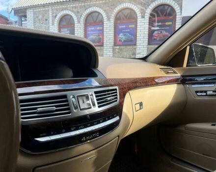 Чорний Мерседес С Клас, об'ємом двигуна 5.5 л та пробігом 223 тис. км за 18999 $, фото 15 на Automoto.ua