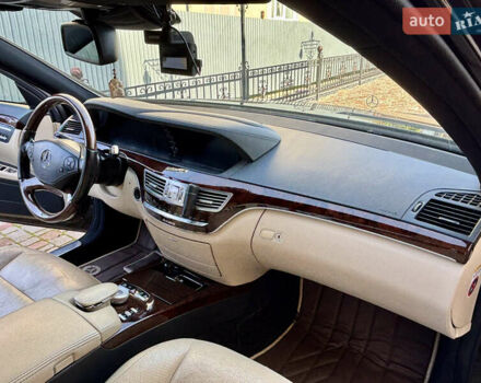 Черный Мерседес С Класс, объемом двигателя 3 л и пробегом 255 тыс. км за 24500 $, фото 19 на Automoto.ua