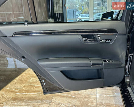 Черный Мерседес С Класс, объемом двигателя 4.7 л и пробегом 175 тыс. км за 24900 $, фото 40 на Automoto.ua