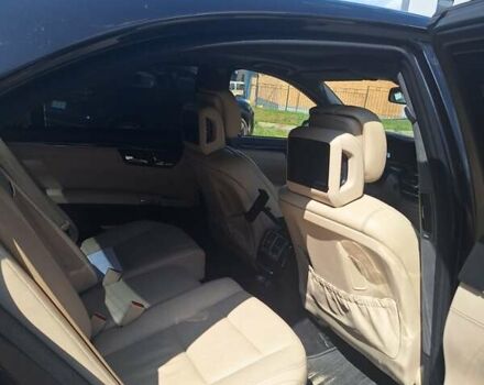 Черный Мерседес С Класс, объемом двигателя 5.46 л и пробегом 225 тыс. км за 16000 $, фото 1 на Automoto.ua