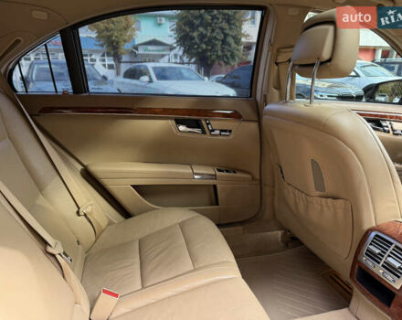 Чорний Мерседес С Клас, об'ємом двигуна 3 л та пробігом 337 тис. км за 19900 $, фото 23 на Automoto.ua