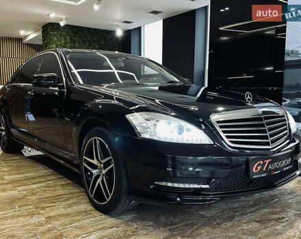 Черный Мерседес С Класс, объемом двигателя 4.7 л и пробегом 175 тыс. км за 24900 $, фото 3 на Automoto.ua