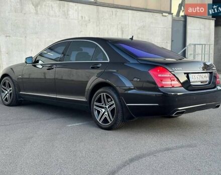 Черный Мерседес С Класс, объемом двигателя 4.66 л и пробегом 240 тыс. км за 13700 $, фото 12 на Automoto.ua