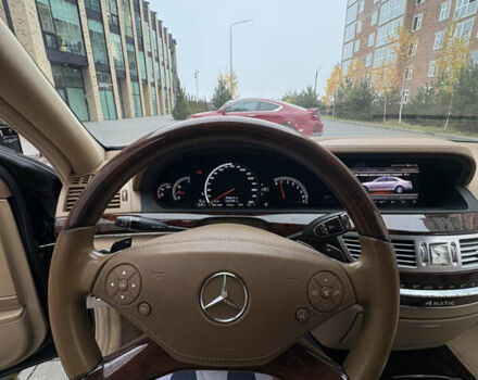 Черный Мерседес С Класс, объемом двигателя 5.5 л и пробегом 150 тыс. км за 17999 $, фото 42 на Automoto.ua