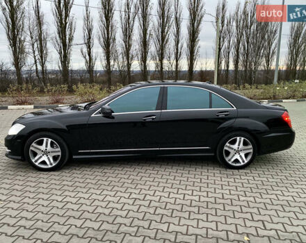 Черный Мерседес С Класс, объемом двигателя 5.5 л и пробегом 229 тыс. км за 16666 $, фото 3 на Automoto.ua