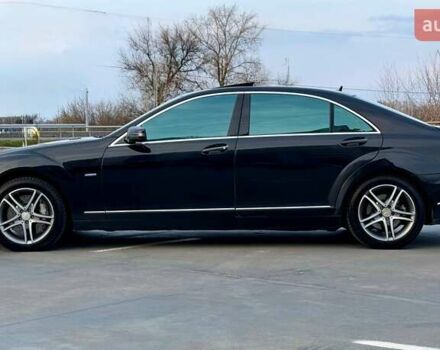 Черный Мерседес С Класс, объемом двигателя 4.7 л и пробегом 201 тыс. км за 12900 $, фото 6 на Automoto.ua