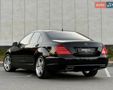 Чорний Мерседес С Клас, об'ємом двигуна 3 л та пробігом 211 тис. км за 23400 $, фото 7 на Automoto.ua