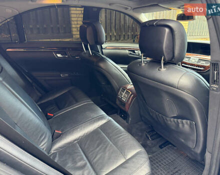 Черный Мерседес С Класс, объемом двигателя 4.66 л и пробегом 180 тыс. км за 15250 $, фото 8 на Automoto.ua