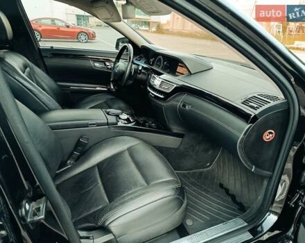 Черный Мерседес С Класс, объемом двигателя 4.7 л и пробегом 288 тыс. км за 12800 $, фото 32 на Automoto.ua