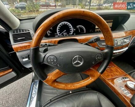 Чорний Мерседес С Клас, об'ємом двигуна 5.51 л та пробігом 98 тис. км за 25500 $, фото 16 на Automoto.ua