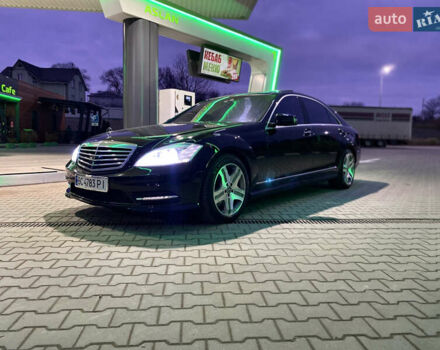 Черный Мерседес С Класс, объемом двигателя 5.5 л и пробегом 229 тыс. км за 16666 $, фото 61 на Automoto.ua