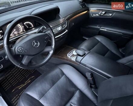 Черный Мерседес С Класс, объемом двигателя 3 л и пробегом 279 тыс. км за 17700 $, фото 11 на Automoto.ua