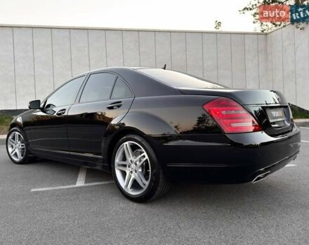Чорний Мерседес С Клас, об'ємом двигуна 3 л та пробігом 211 тис. км за 23400 $, фото 9 на Automoto.ua