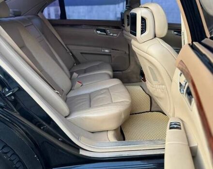 Черный Мерседес С Класс, объемом двигателя 4.66 л и пробегом 240 тыс. км за 13700 $, фото 18 на Automoto.ua