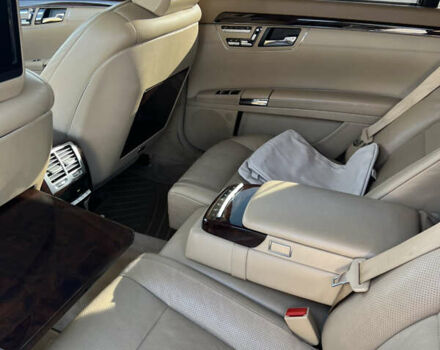 Чорний Мерседес С Клас, об'ємом двигуна 4.7 л та пробігом 252 тис. км за 14000 $, фото 34 на Automoto.ua