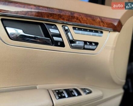 Черный Мерседес С Класс, объемом двигателя 4.66 л и пробегом 240 тыс. км за 13700 $, фото 30 на Automoto.ua