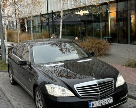 Черный Мерседес С Класс, объемом двигателя 5.5 л и пробегом 150 тыс. км за 17999 $, фото 97 на Automoto.ua