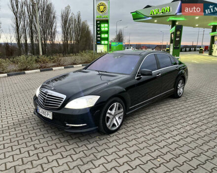 Черный Мерседес С Класс, объемом двигателя 5.5 л и пробегом 229 тыс. км за 16666 $, фото 2 на Automoto.ua