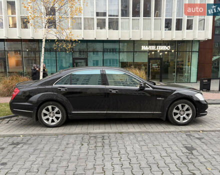 Черный Мерседес С Класс, объемом двигателя 5.5 л и пробегом 150 тыс. км за 17999 $, фото 18 на Automoto.ua